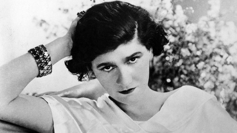 Coco Chanel: la diseñadora que revolucionó la moda - escuchar ahora