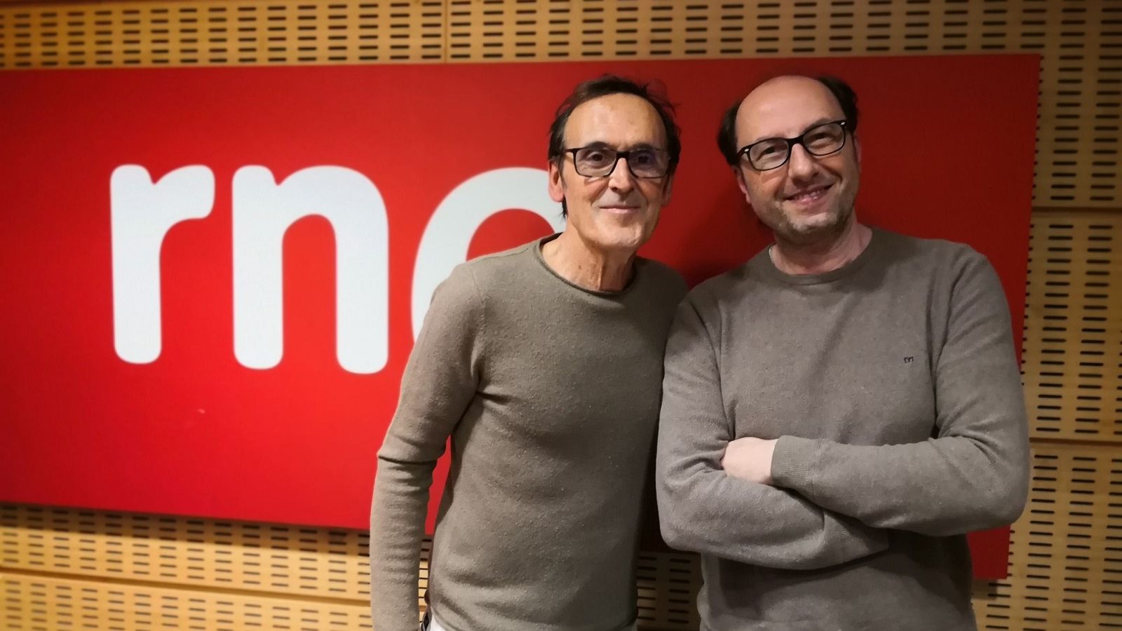 Vamos al cine - Alberto Iglesias - escuchar ahora