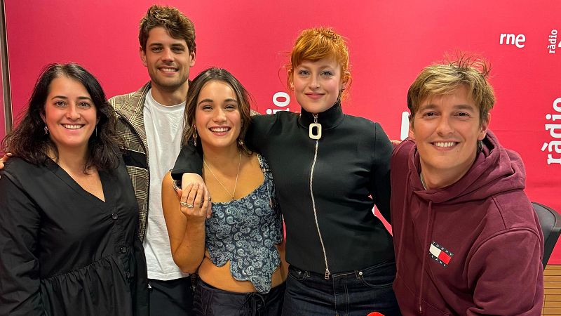 Xavifòrnia - Chloé Wallace, Alberto Olmo i Eiléa Rochea ens presenten 'Mala influencia'