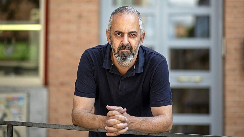 24 Horas - Emilio Silva (ARMH): "En España falta un organismo que atienda a las familias de los desaparecidos" - Escuchar ahora