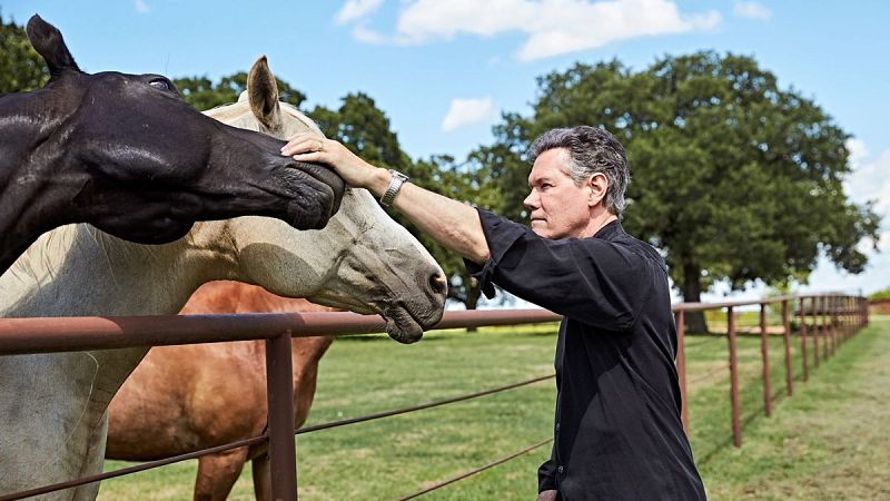 Sin rodeos - La IA nos devuelve otra vez la voz de Randy Travis - 04/02/2025 - Escuchar ahora