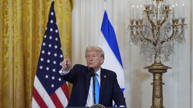 Crónica internacional -   La CPI condena la orden de Trump para sancionar a sus funcionarios