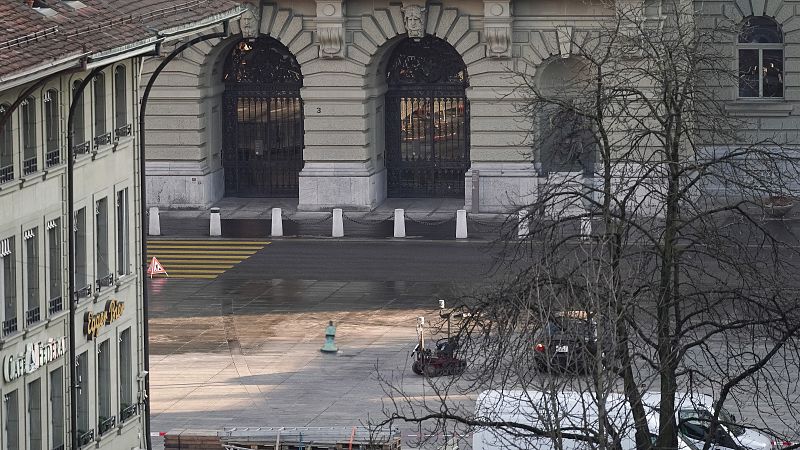 Cinco continentes - Suiza rechaza una propuesta para hacer su economía más sostenible - Escucuchar ahora