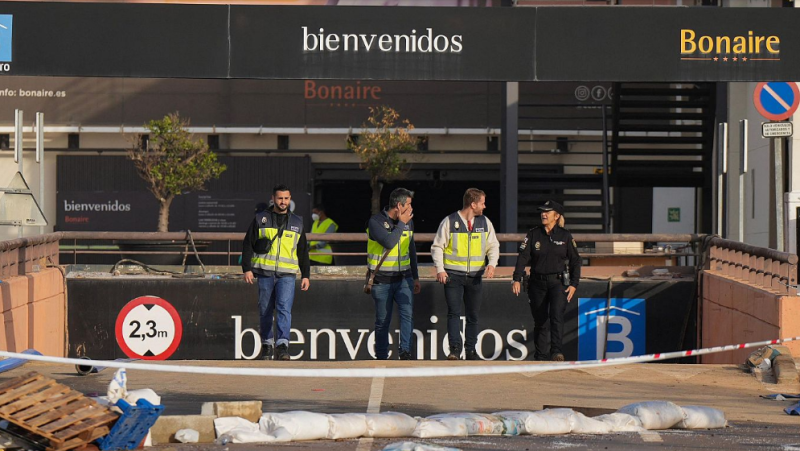 De la devastación a la reapertura: Revivimos el impacto de la riada en el centro comercial Bonaire en Aldaia - Escuchar ahora