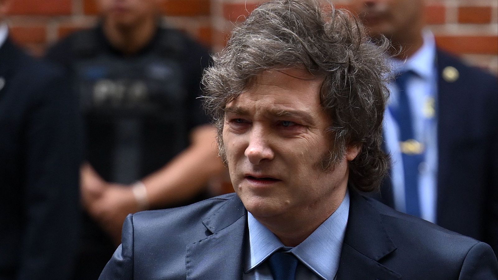 La $LIBRA de Milei: El Gobierno argentino ordena una investigación para fiscalizar su conducta - Escuchar ahora