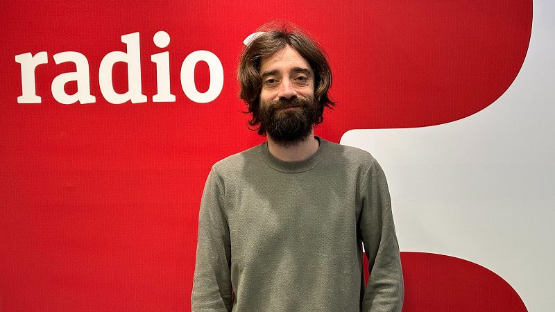 Hoy empieza todo - Dónde encontrar la soledad con Juan Gómez Bárcena - 18/02/2025 - Escuchar ahora