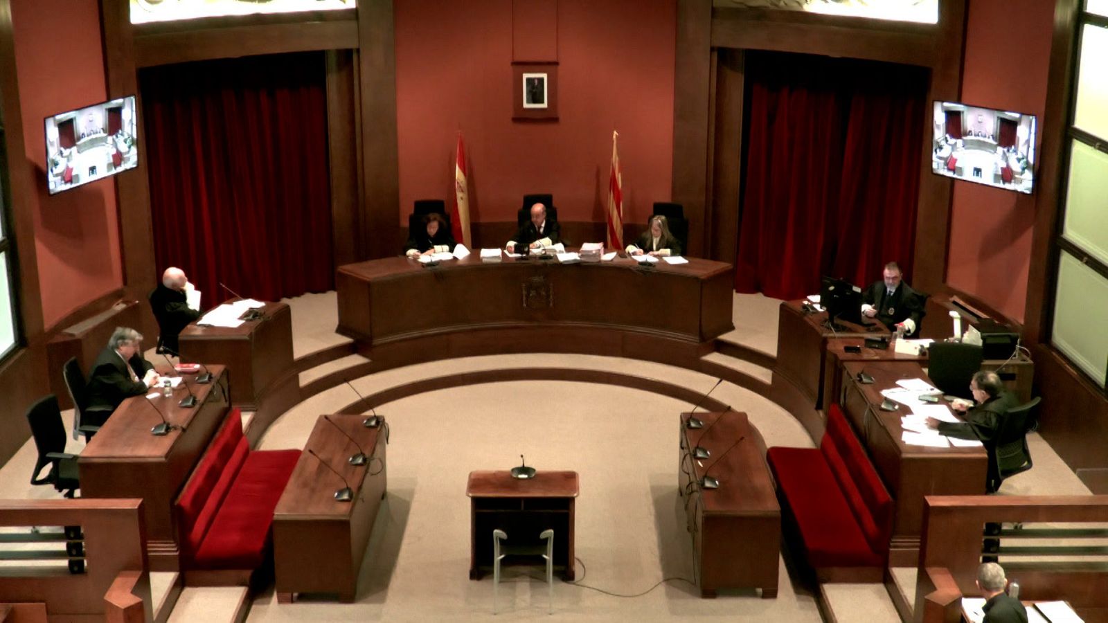 Diversos càrrecs de Cultura asseguren que Puig volia complir amb l'ordre de tornar les obres a Sixena, però que no depenia d'ell | Núria Alcalà