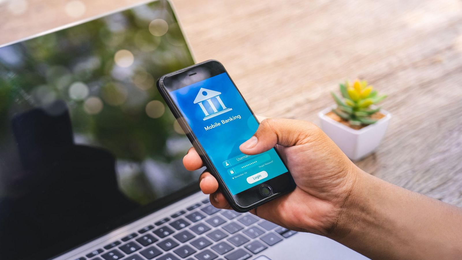 Cruce de cables - El futuro de los pagos digitales, ¿estamos preparados para decir adiós al efectivo? - Escuchar ahora