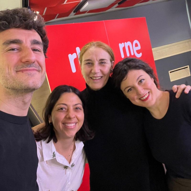 Dramedias - Los Nuestros de Lucía Carballal con Mona Martínez y Miki Esparbé - 01/03/25