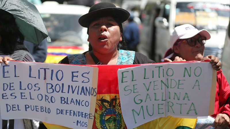 Reportajes 5 continentes - Bolivia intenta subirse a la carrera del litio