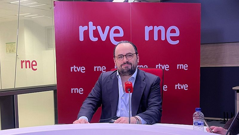 Ignacio Peyró nos presenta su último libro 'El español que enamoró al mundo: Una vida de Julio Iglesias' - Escuchar ahora