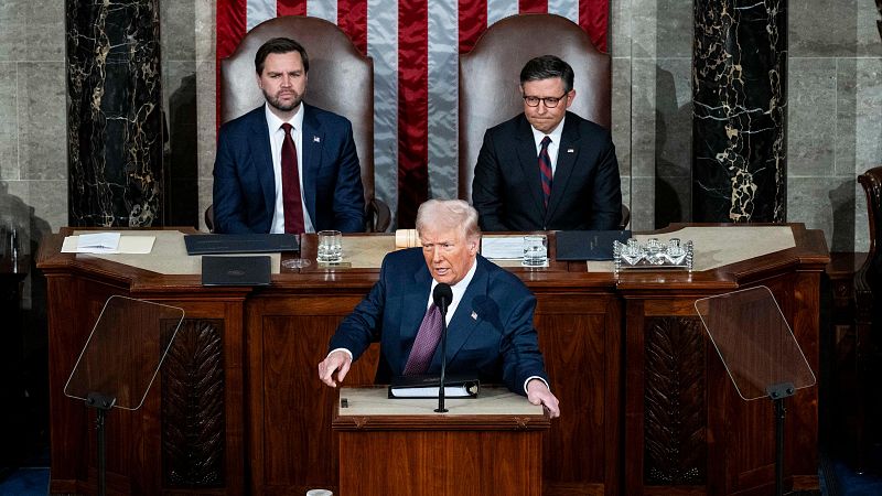 Crónica internacional -  Zelenski confía en enmendar su relación con Trump