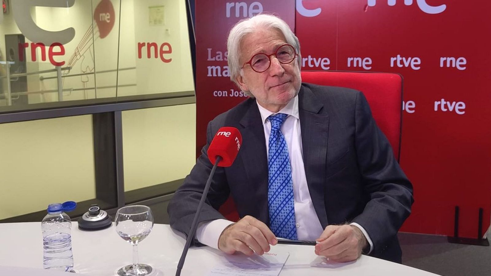 Els sectors econòmics celebren el retorn de la Fundació La Caixa | Ferran Cuixart