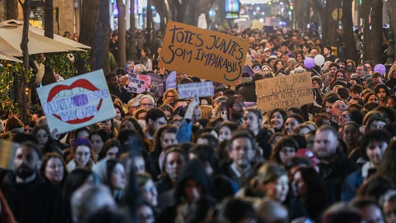 Pedagogía feminista para atraer a los jóvenes: "El patriarcado también les oprime a ellos" - Escuchar ahora