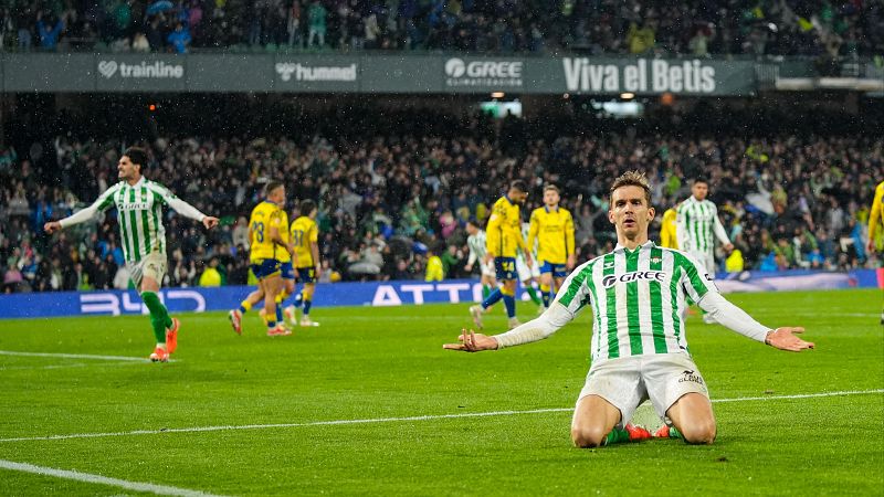 Diego Llorente: "Los equipos que consiguen grandes cosas son los ms regulares"