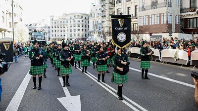 Madrid se entrega al verde de san Patricio un año más