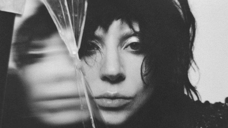 Memoria de delfín - Lady Gaga: versión original - Escuchar ahora