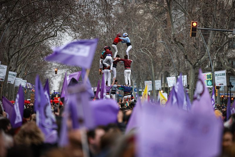 Sexologia amb Elena Crespi: Manifestacions del 8M i labioplàsties vaginals