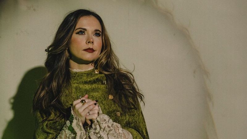 Sin rodeos - El bluegrass rejuvenece con lo nuevo de Sierra Hull - 13/03/2025 - Escuchar ahora