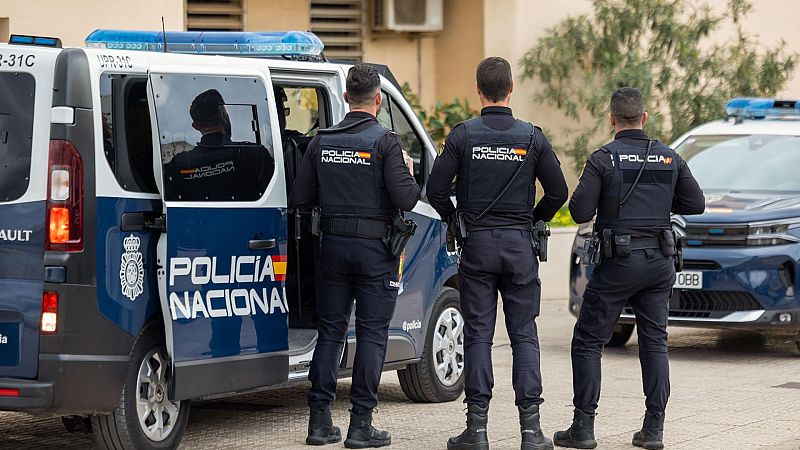 Las Mañanas de RNE - La Policía se reinventó por el Covid: "Teníamos los mismos efectivos que antes de la pandemia"  - Escuchar Ahora