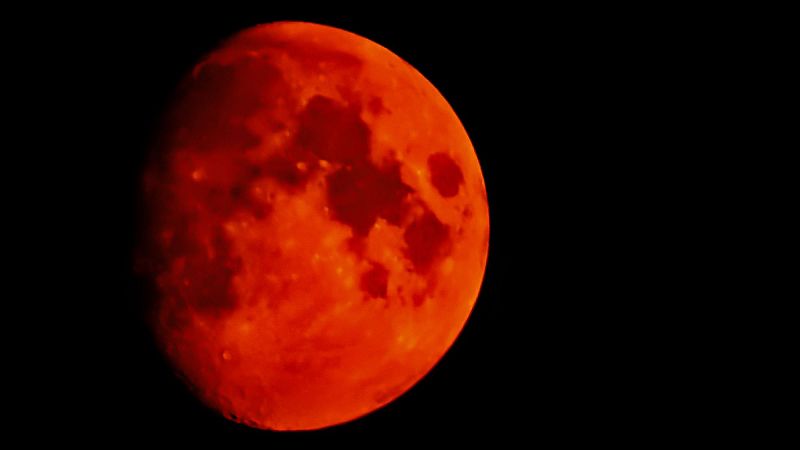 Astronomía en el bolsillo: ¿qué usos le damos en nuestro día a día?