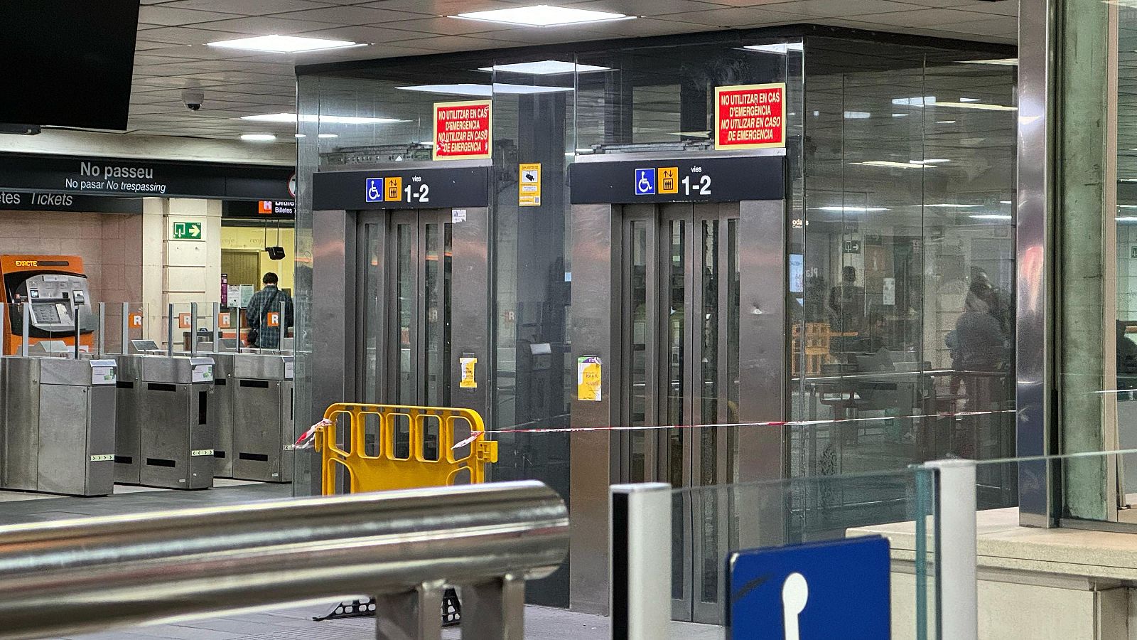 Ascensors i escales mecàniques fora de servei durant mesos | CARLA DEVOTO