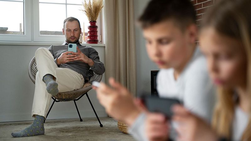 Protegemos tu privacidad - Patrones adictivos, la manipulación en los servicios de internet - 21/03/25 - Escuchar ahora