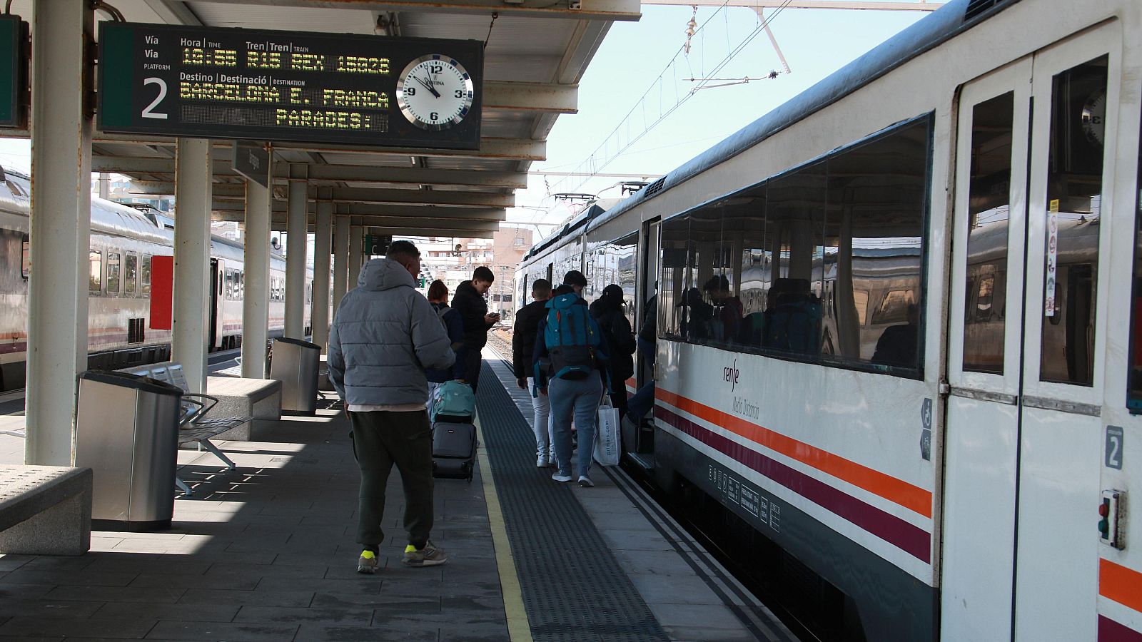 Matí de retards i incidències al servei de Rodalies