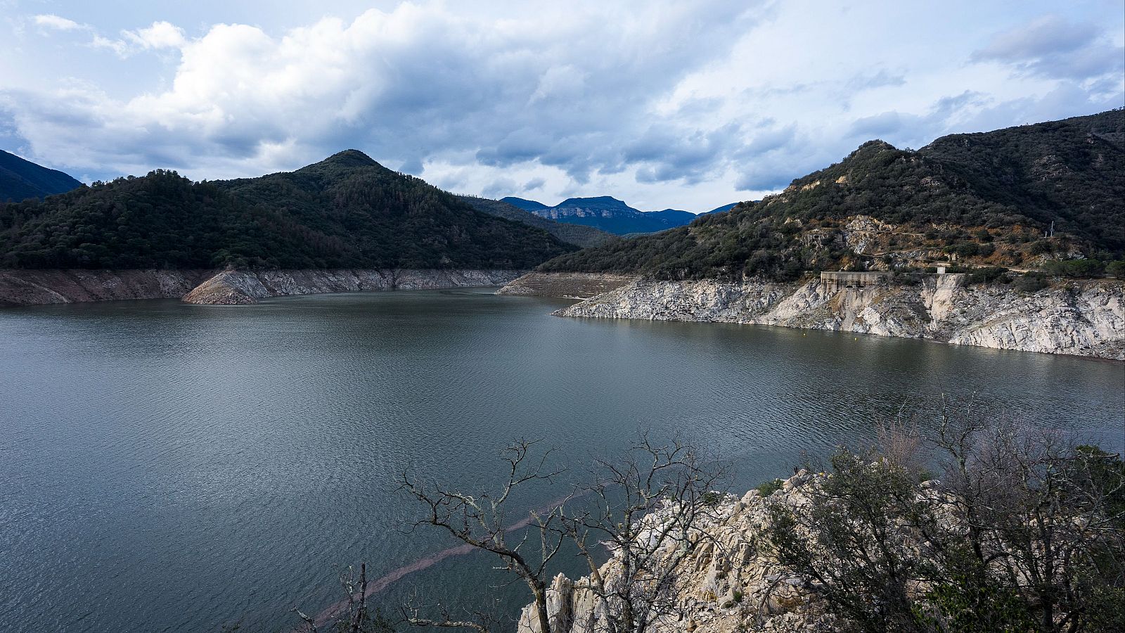 Las lluvias de las últimas semanas llenan los embalses: "Es el momento de empezar a planificar esa posible escasez" - Escuchar ahora