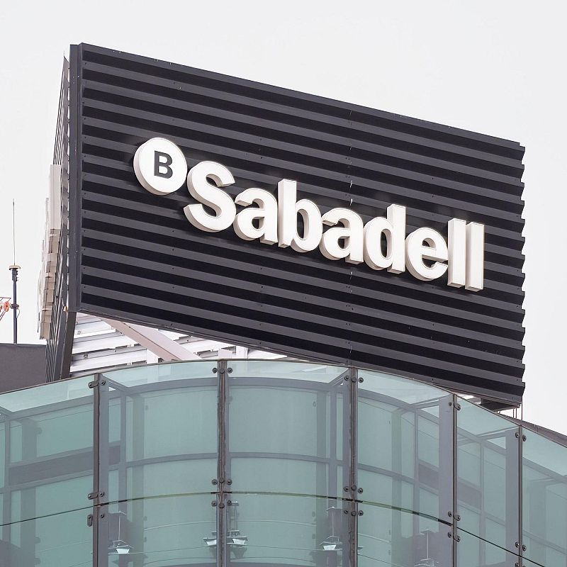 Fin de mes - Fusiones bancarias y financiación a pymes - Escuchar ahora