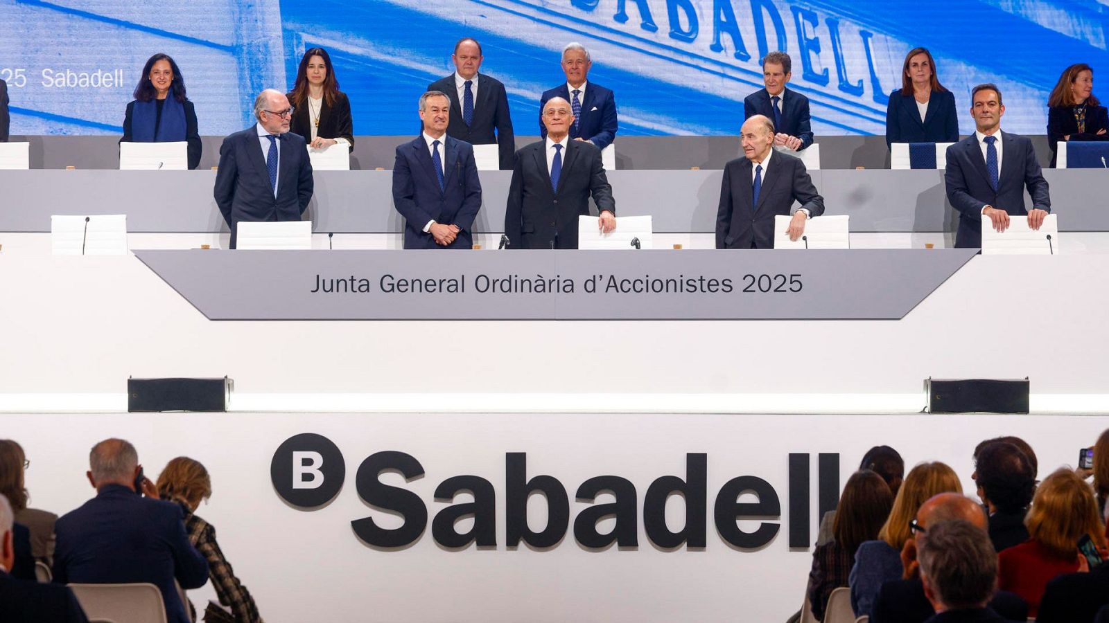 Las Mañanas de RNE - El BBVA lanza una OPA al Sabadell: "El sistema financiero español se quedaría mucho más concentrado" - Escuchar Ahora