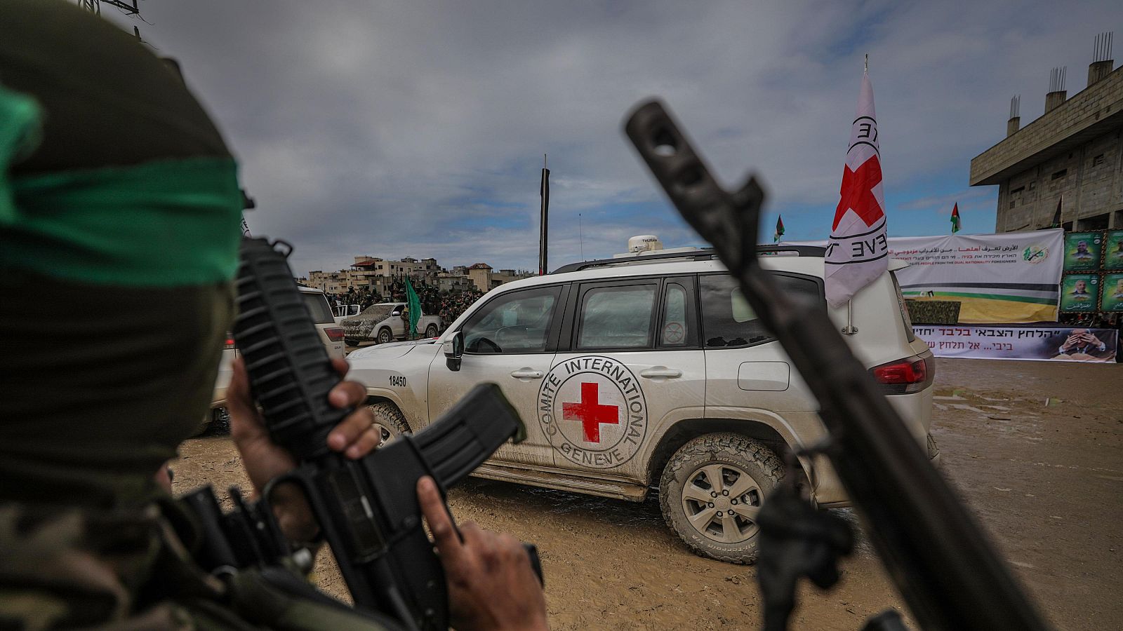 Daniel Roselló, delegado de Cruz Roja Española en Ramala: "Estamos tratando a Cisjordania como un nuevo frente bélico" - Escuchar ahora