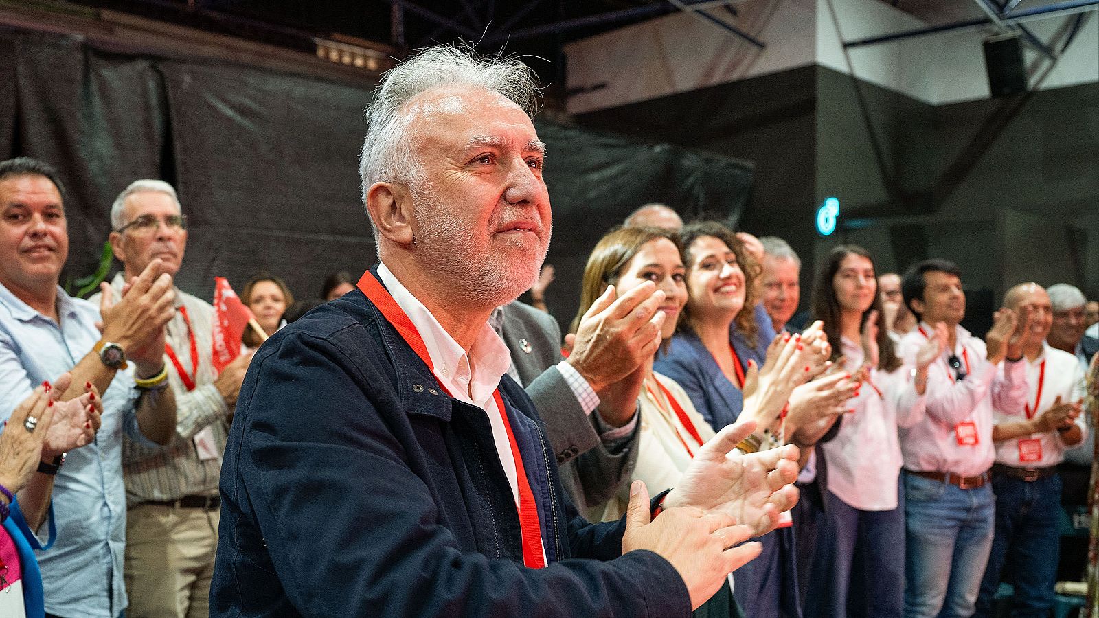 El ministro Ángel Víctor Torres anuncia que tienen cáncer y será intervenido quirúrgicamente - Escuchar ahora