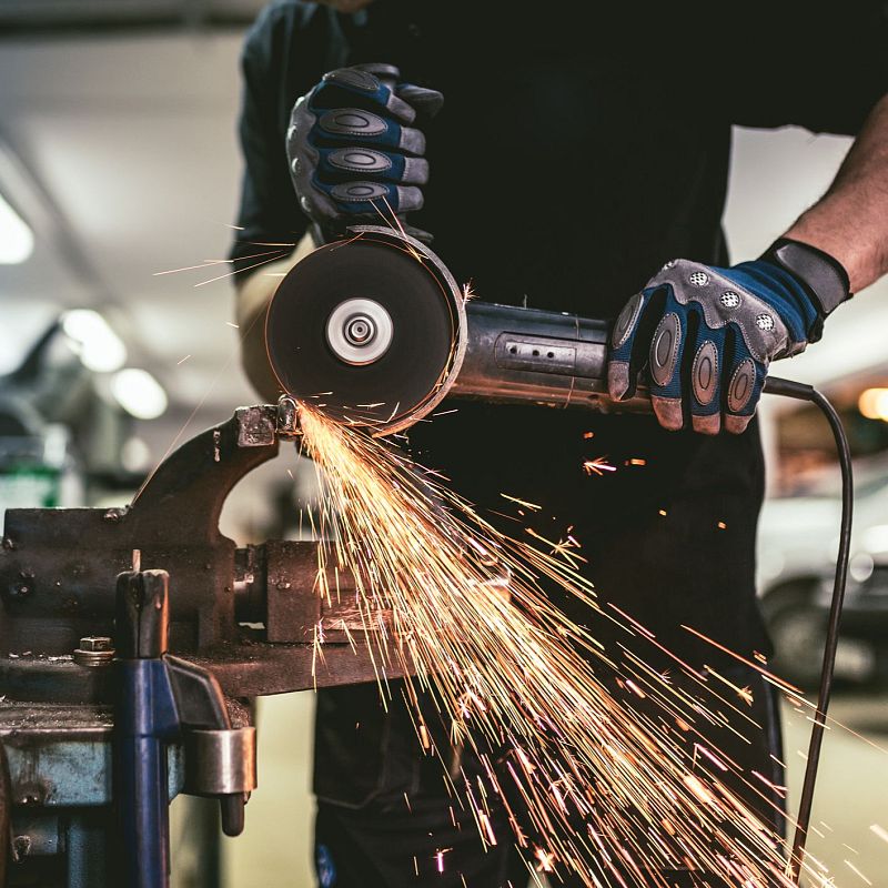 Fin de mes - Los ERTE sostienen el empleo en la industria - Escuchar ahora