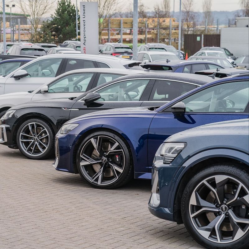 Fin de mes - La industria del automóvil frente a los aranceles