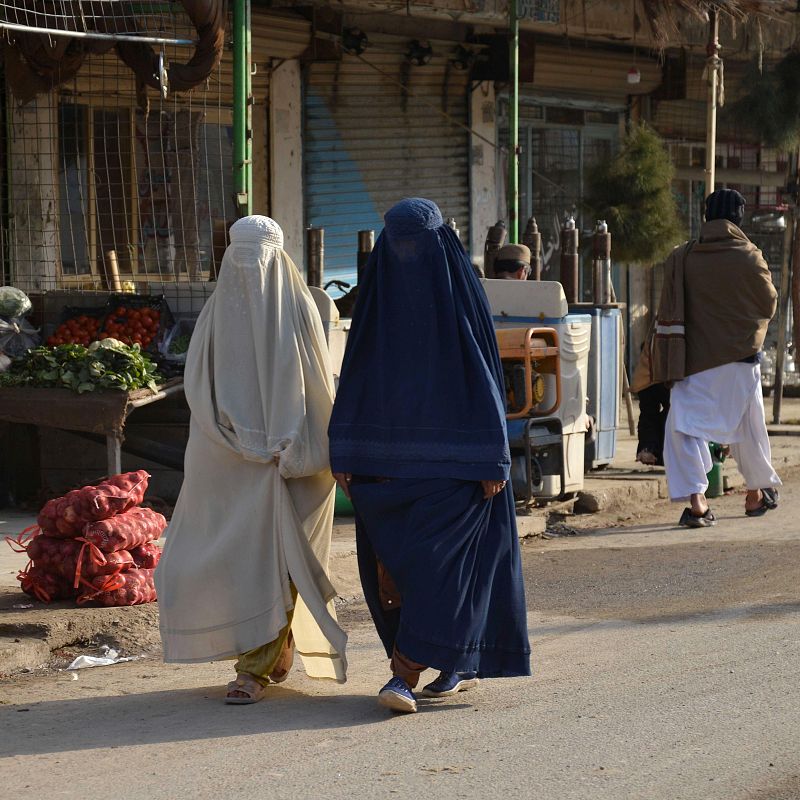 Cinco continentes - El complicado futuro de las mujeres y niñas afganas - Escuchar ahora