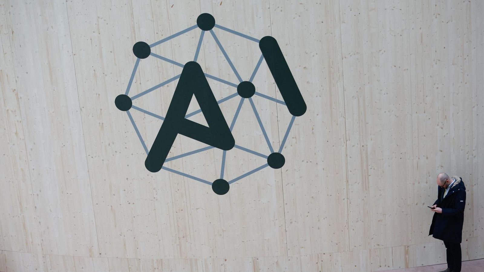 Conocemos la 'cara B' de la semana con Juan Carlos Soriano: "Hipnocracia artificial" - Escuchar ahora