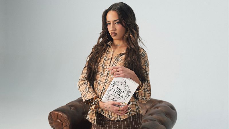 Alba Moreno: "La luz es súper importante, sobre todo los temas cosmológicos son los que más trato en el libro" - Escuchar ahora