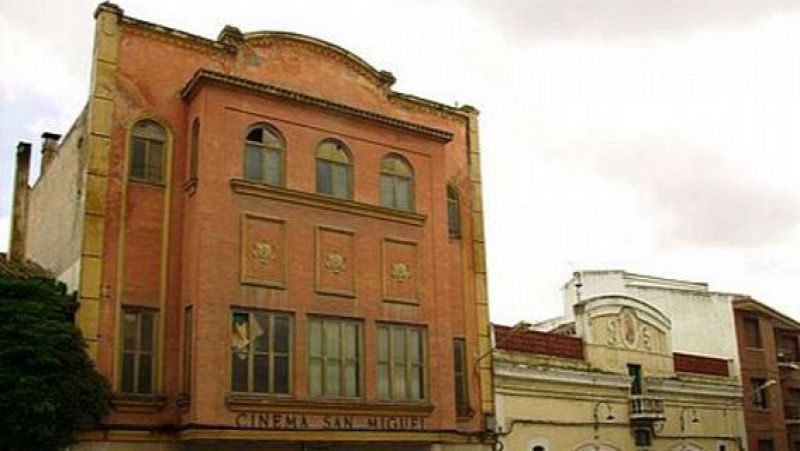 Más cerca - Escuchar ahora