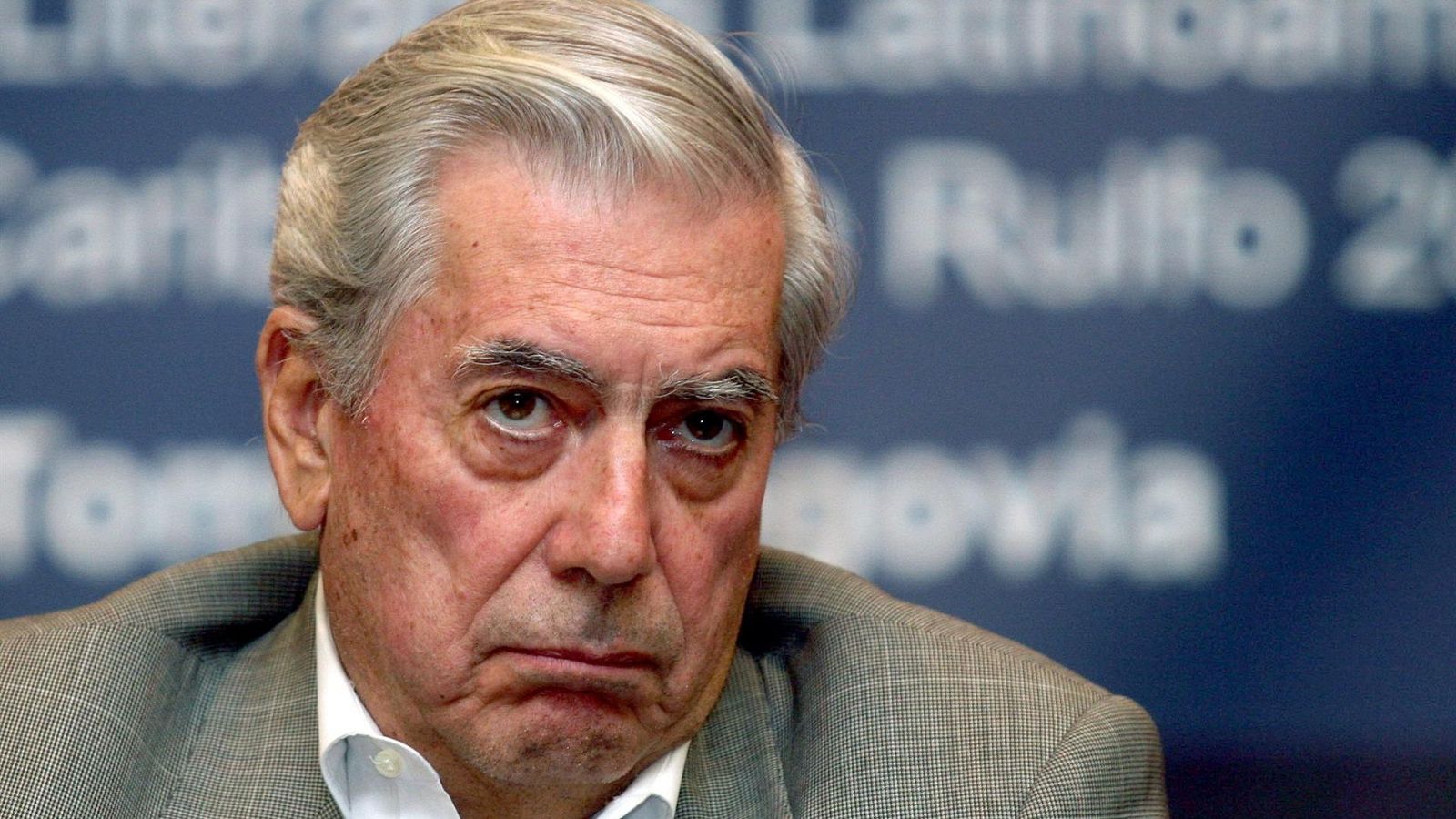 Vargas Llosa en RNE (2006): "En 'Travesuras de la niña mala' hay una pareja en igualdad de condiciones" - Escuchar ahora