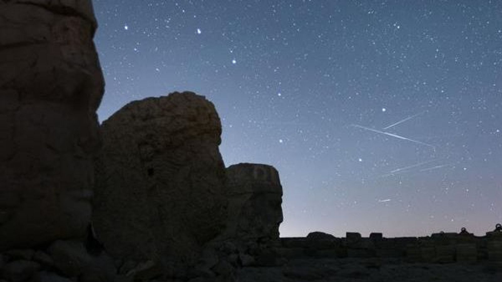 Las mañanas de RNE con Lara Hermoso - Los mejores días para ver la lluvias de estrellas Líridas - Escuchar ahora