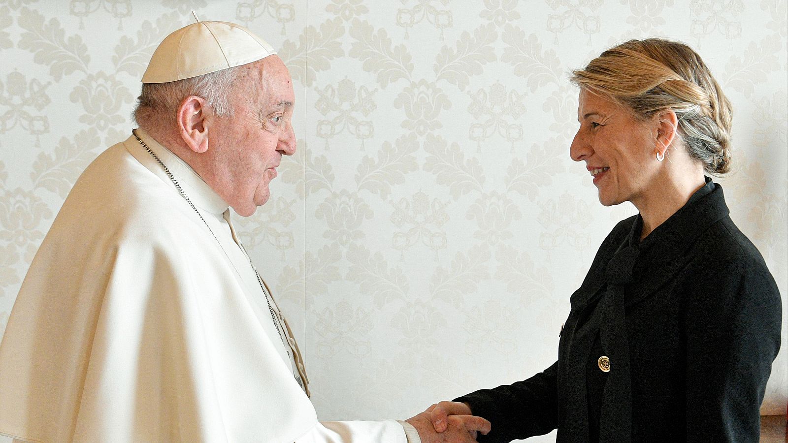 Yolanda Díaz sobre el papa Francisco: "Se va un faro de humanidad" - Escuchar ahora