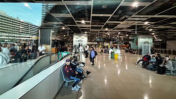 Barcelona deixa pernoctar a Sants i obre poliesportius per l'apagada