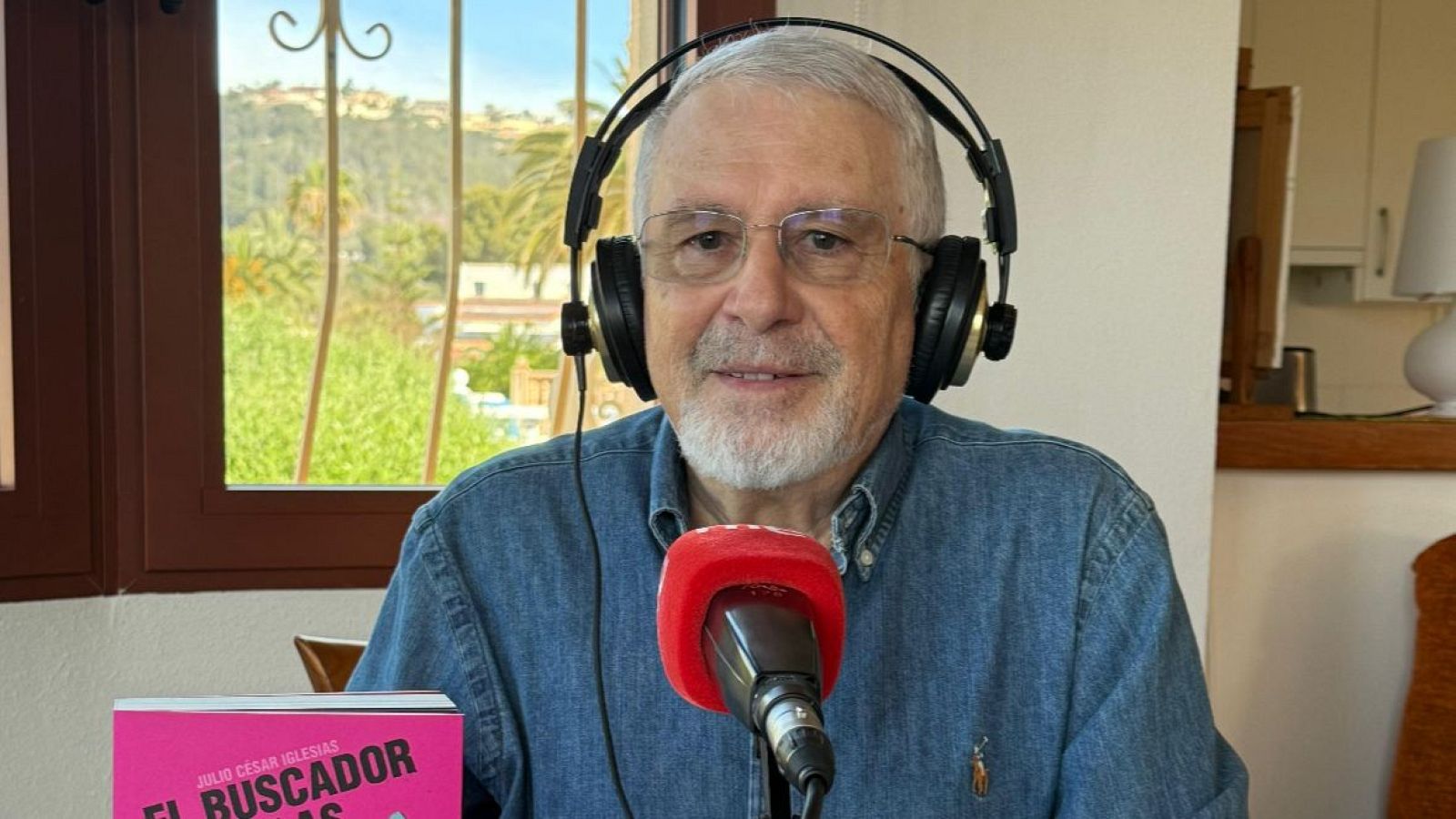 No es un día cualquiera - Julio César Iglesias presenta 'El buscador de las balas perdidas' - Escuchar ahora