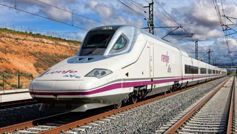 Todo mal - Pasajeros de RENFE pasan noche toledana
