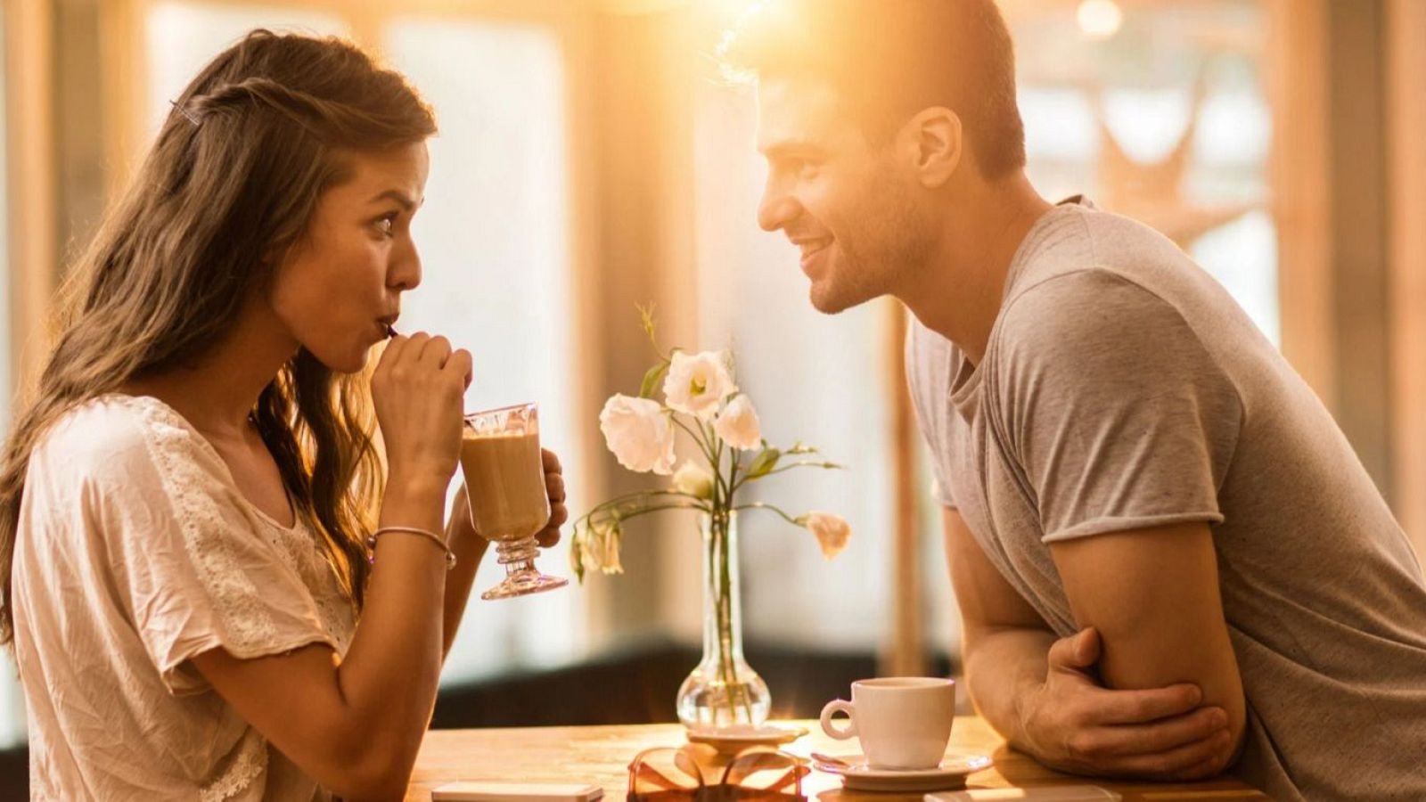 Xavifòrnia - Hardballing: la nova manera de seduir sense enganyar, amb Eva Moreno - Xavifòrnia | Escoltar