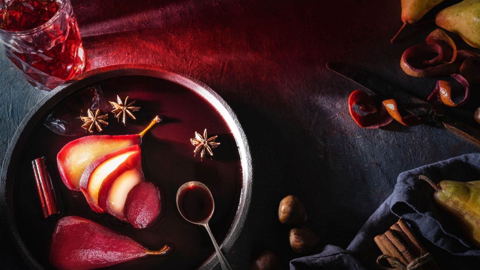 Podría ser peor - Cocina con María Lo: Peras al vino tinto - Escuchar ahora