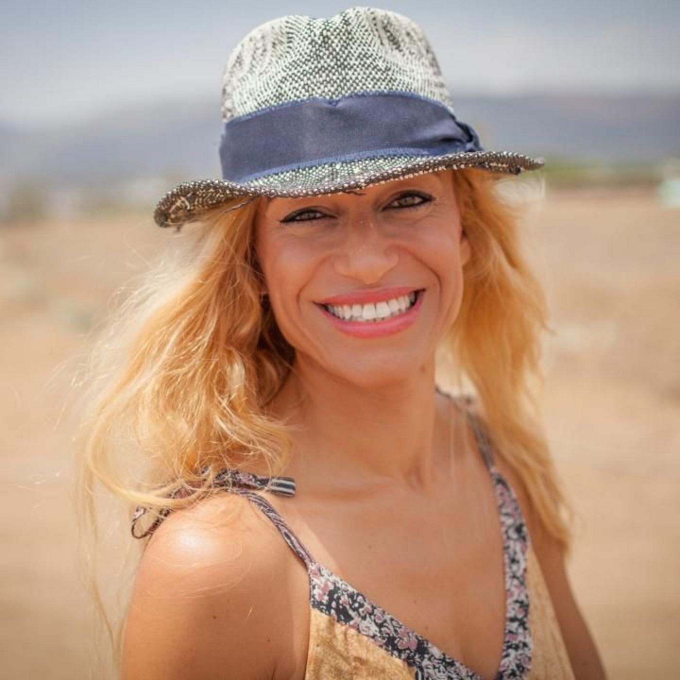 Xavifòrnia - Arantxa Coca: Com distingir entre intuïció i actitud tòxica en parella? - Xavifòrnia | Escoltar