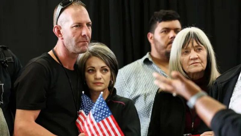 No es un día cualquiera - "Post - tecnocracia": Trump, refugiados afrikáners y Silicon Valley - Escuchar ahora