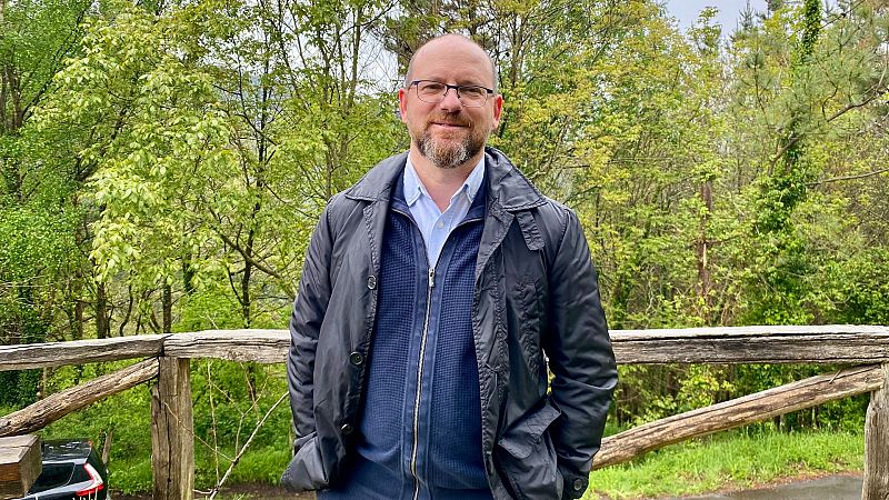 Al margen de la ley - Vecinos asturianos pelean por sus montes en mano común - Escuchar ahora